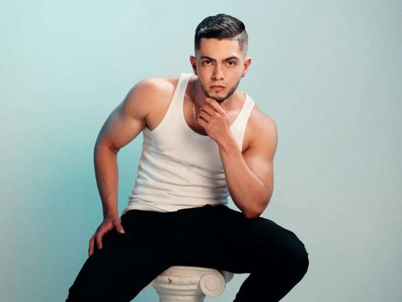 Modelo webcam Grant Blake — Producciones Olympus Medellín