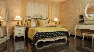 Room 13 — Producciones Olympus